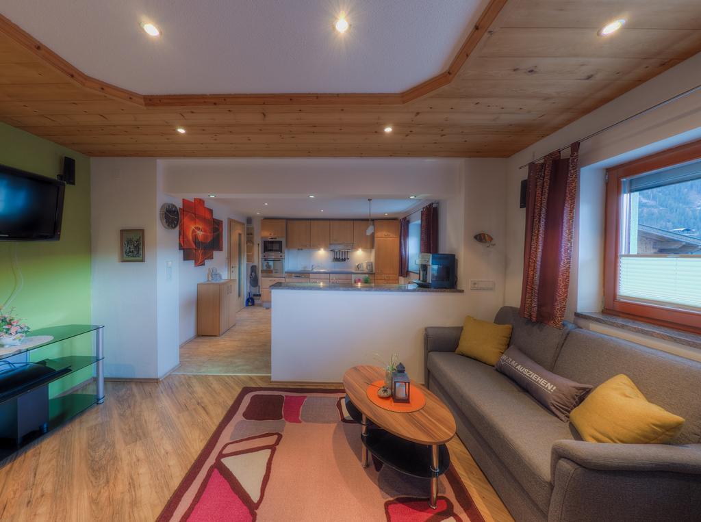 Ferienhaus Schweinberger Zell am Ziller Luaran gambar